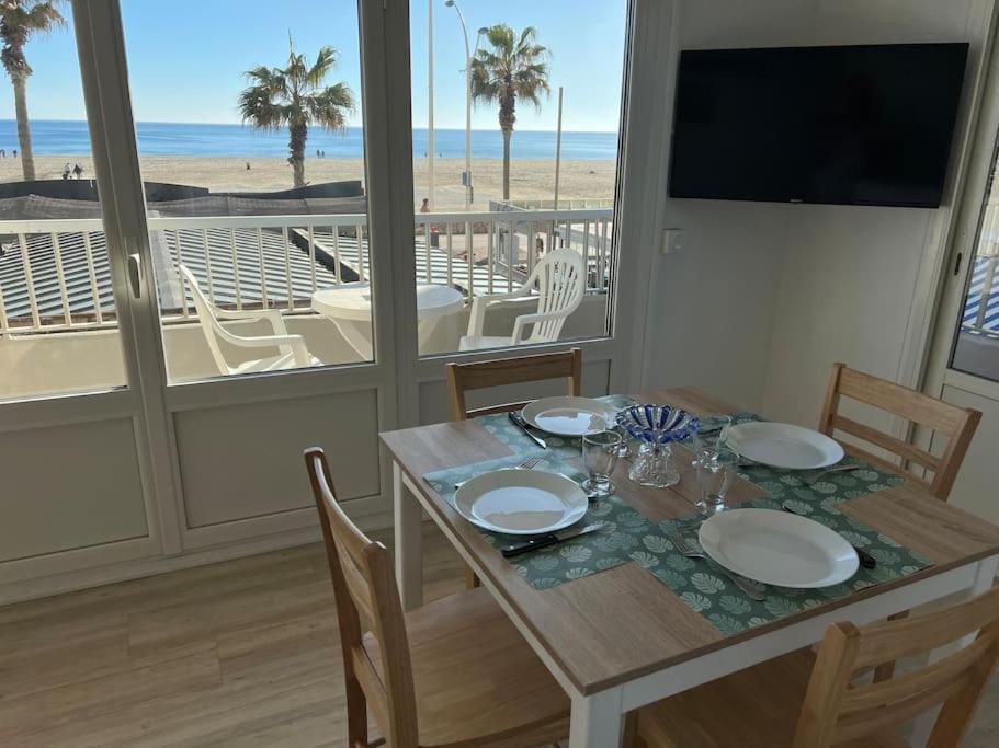 Le Carrousel - Apt Vue Mer - Plage A 10 M - Clim - Wifi Canet-en-Roussillon Exterior foto