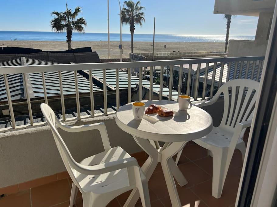 Le Carrousel - Apt Vue Mer - Plage A 10 M - Clim - Wifi Canet-en-Roussillon Exterior foto