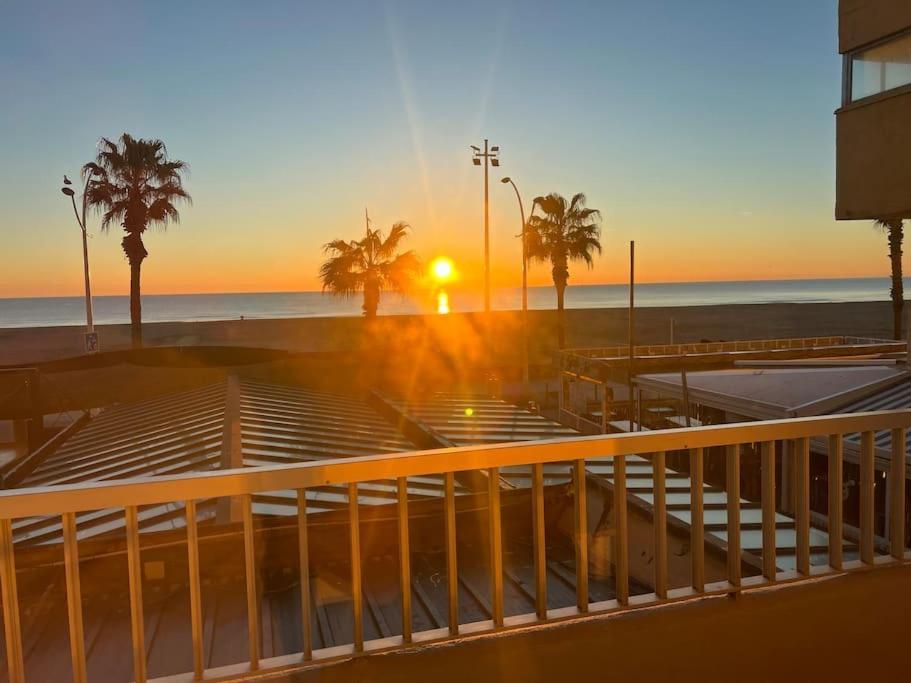 Le Carrousel - Apt Vue Mer - Plage A 10 M - Clim - Wifi Canet-en-Roussillon Exterior foto